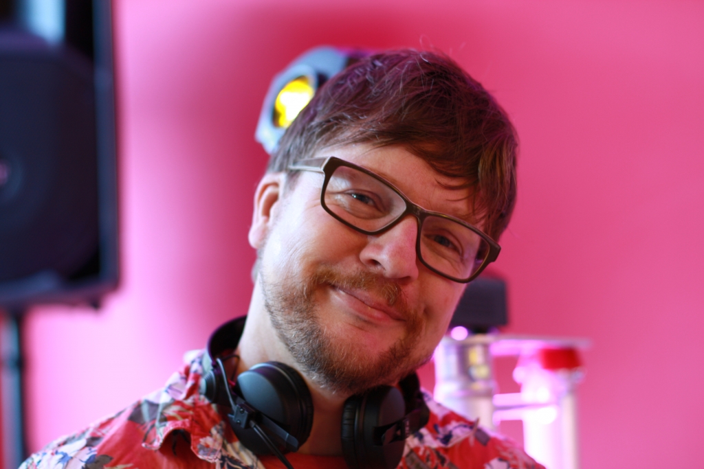 DJ huren Ed Folmer voor Bruiloften, bedrijfsfeesten en verjaardagen